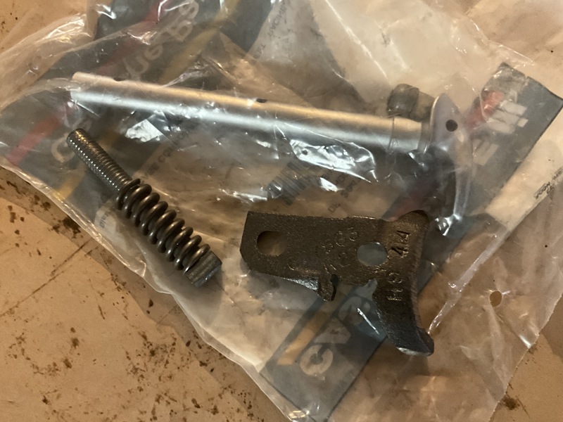 I.H./FARMALL 46T Knotter Hook And Closing Cam,