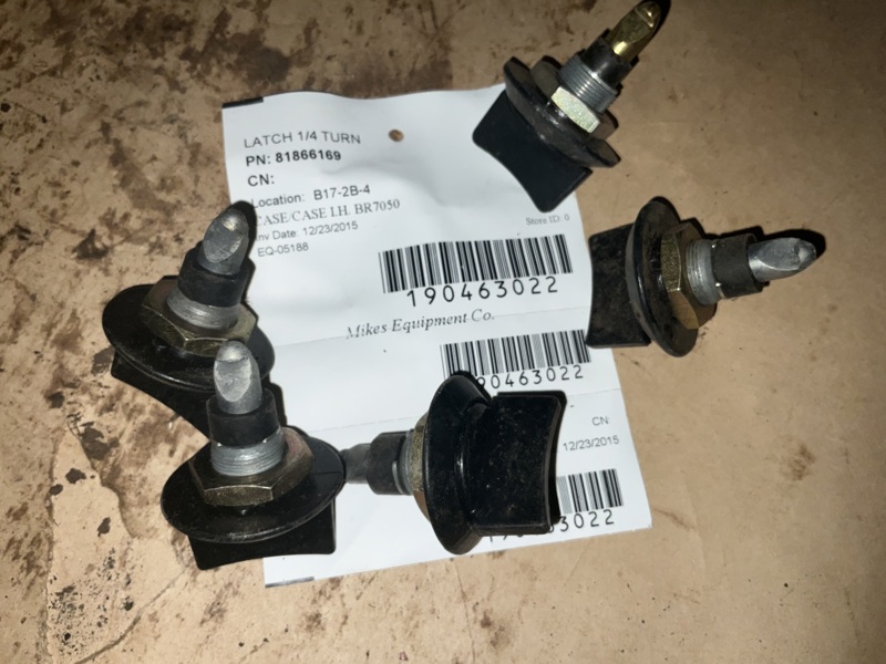 Case/case I.H. MXU100, MXU110, MXU130, MXU135 Latch 1/4 Turn