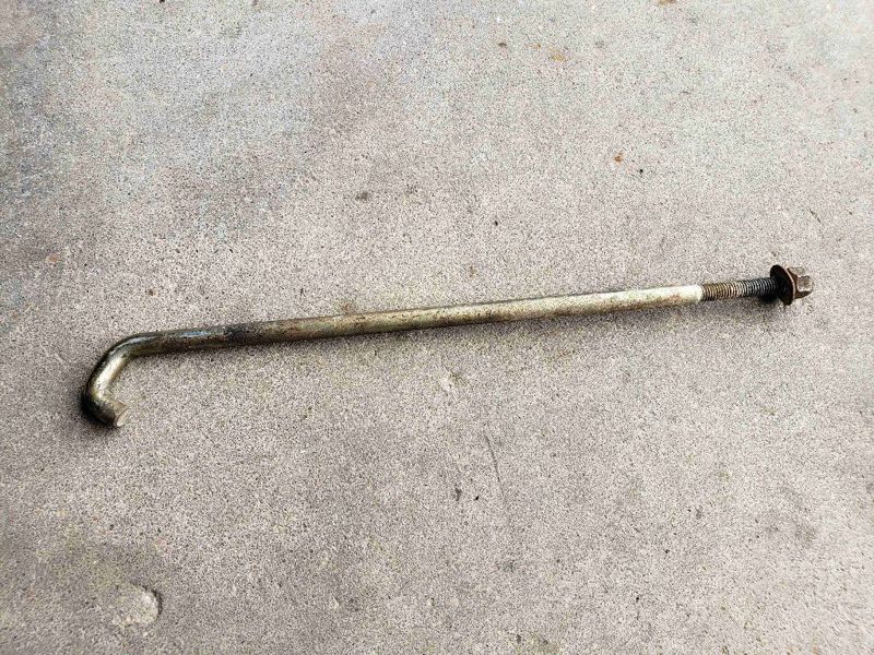 New Holland T8.275 Threaded Rod, Battery Hold Down