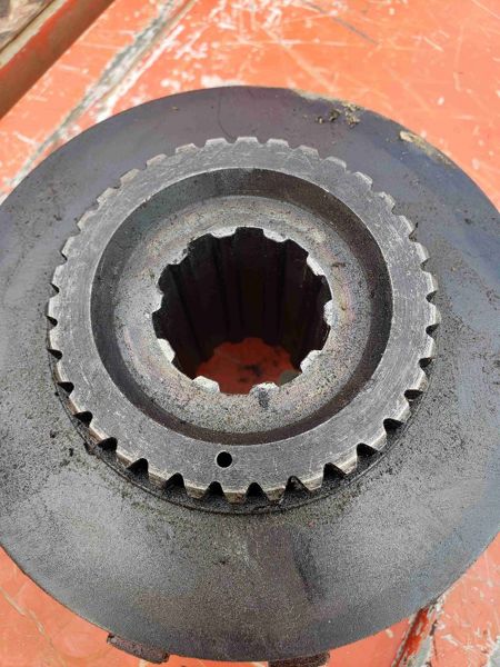 I.H./FARMALL 560 F Clutch Hub