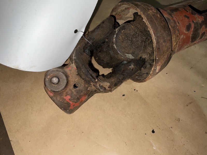 Massey Ferguson 560, 605F Tractor Driveline Asy