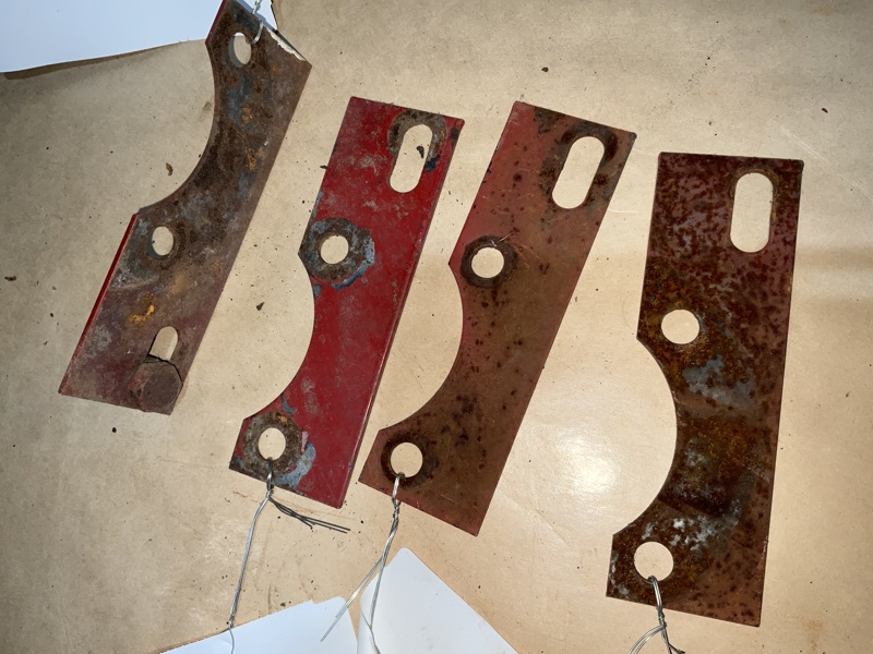 Case/case I.H. 8370 Strap Mounting
