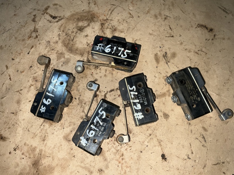 New Holland 848, 853, 855, BR780, BR7070, BR7090, RBX461, RBX561 Switch, Micro, Spdt