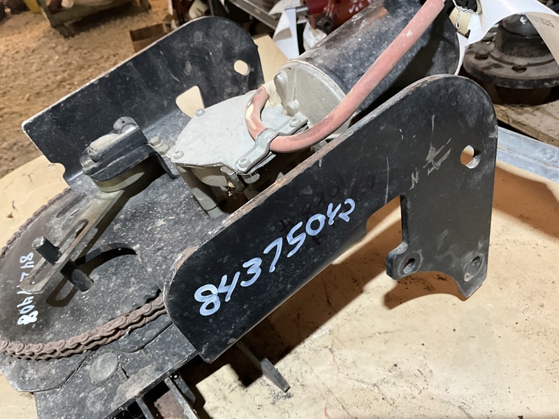 New Holland Roll-belt 560 Mount