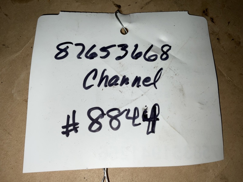 New Holland BR7090 Twine Arm Pivot Channel