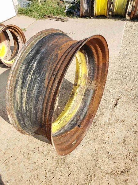 Deere 6170M Rim, 42 X 16"