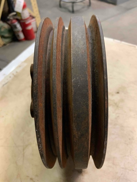 Deere 6466 Front Pulley