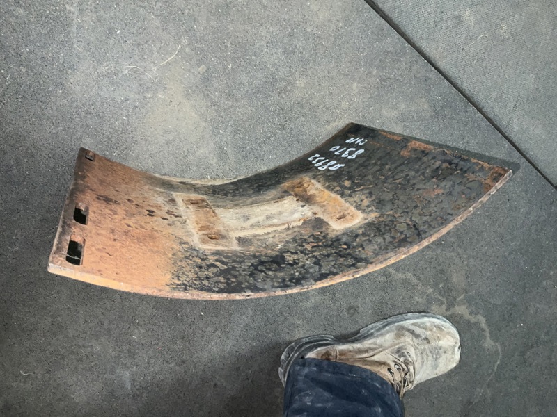 Case/case I.H. 8370, SC414, SC416, 8350, 1150, 1160, 1260, 1265, 1270, 1275, 1474, 1476 Shoe-skid, Outer