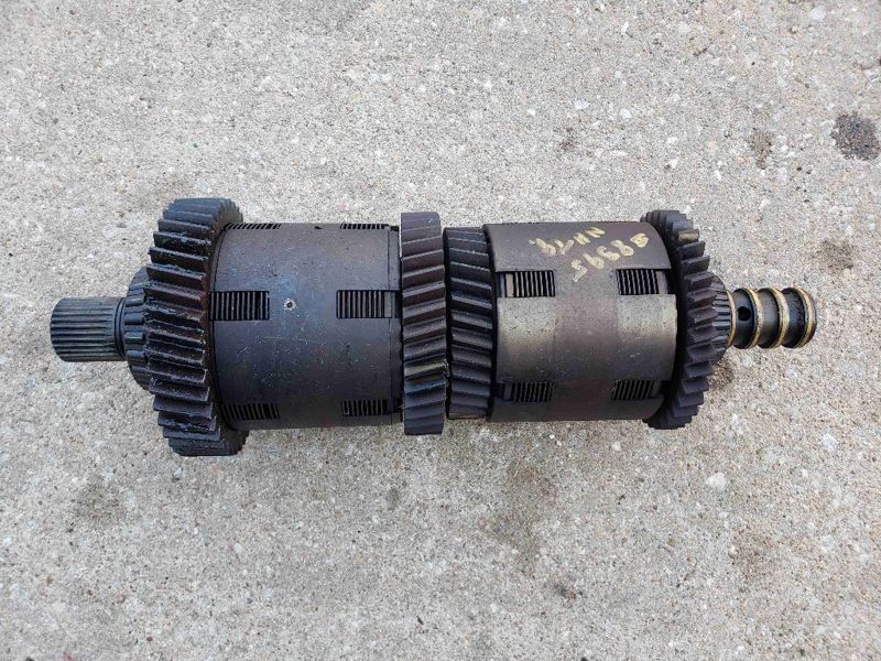 New Holland T8.360 Speed Output Shaft Assembly