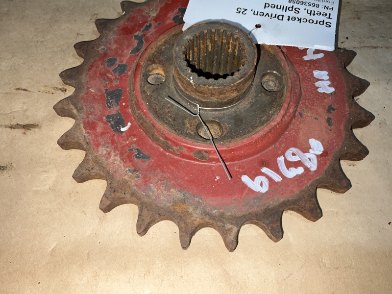 New Holland 644, 654, 660, 664 Sprocket Driven, 25 Teeth, Splined