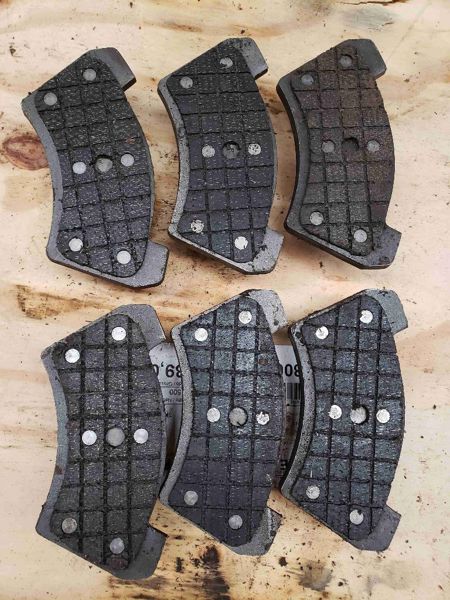 Deere 4020 Brake Pad & Piston