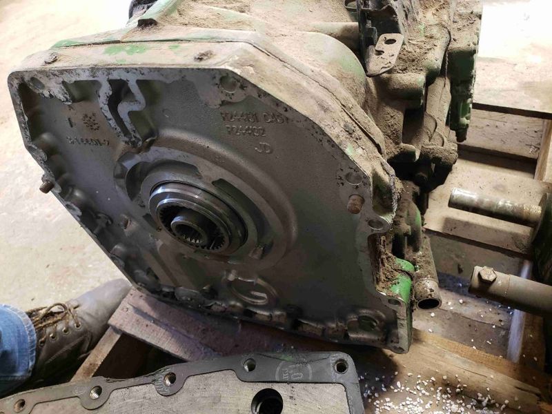 Deere 6430 Premium Powrquad Trans. Assembly Core, 4-SPEED Hi-lo