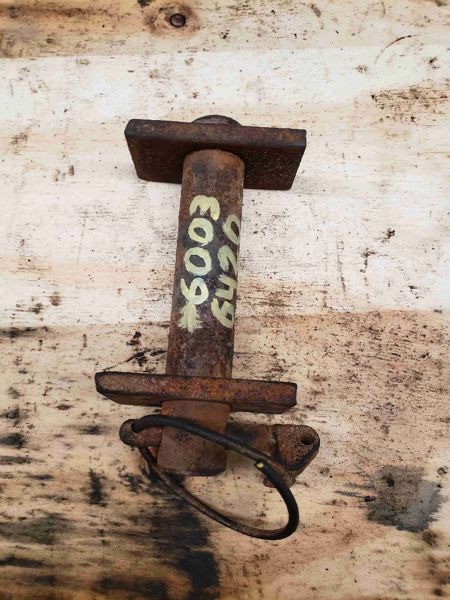Deere 6420 Pin, Lift Link
