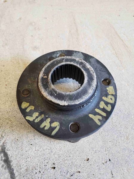 Deere 6415 Flange, Driveshaft