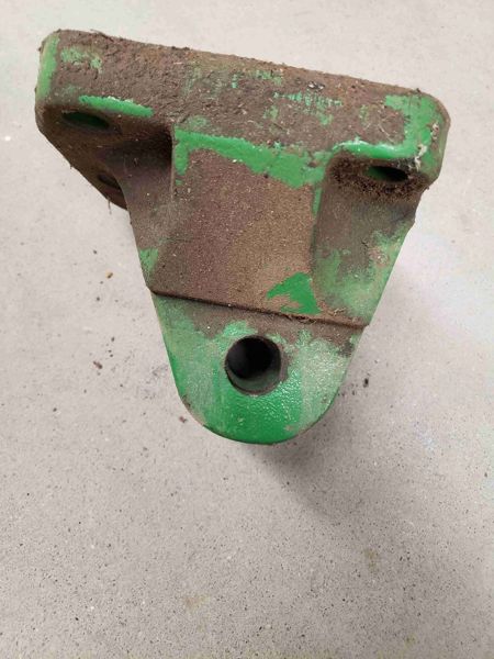 Deere 6715 Housing 3RD Member