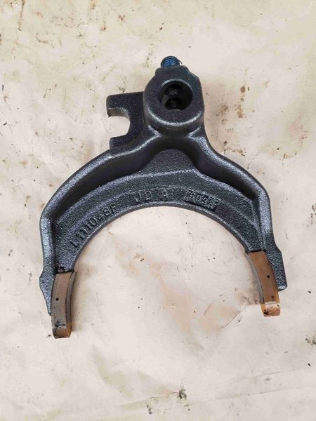 Deere 6415 Shift Fork