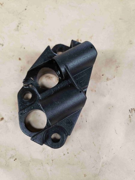 Deere 6415 Housing, Shift Rod