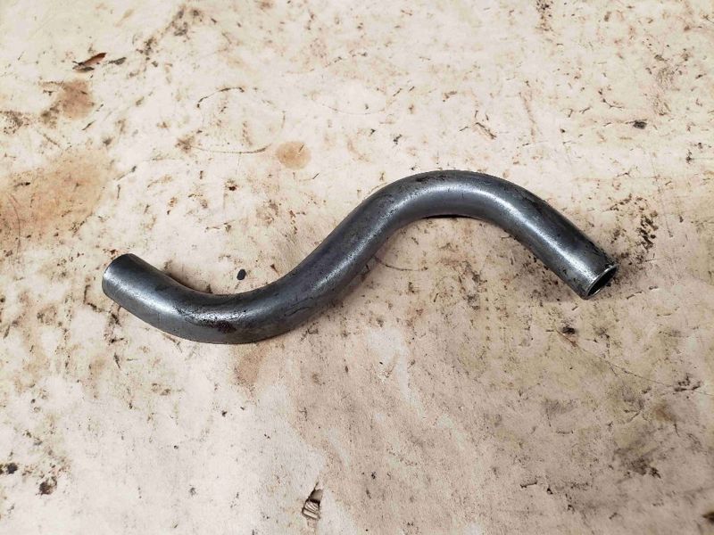 Deere 6400 Oil Tube
