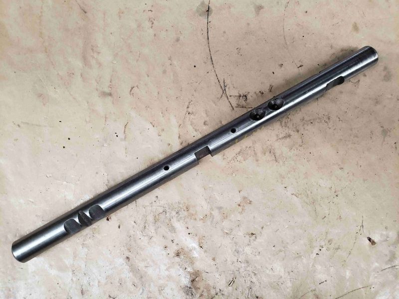 Deere 6415 Shifter Rod