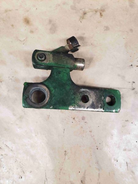Deere 6415 Lever