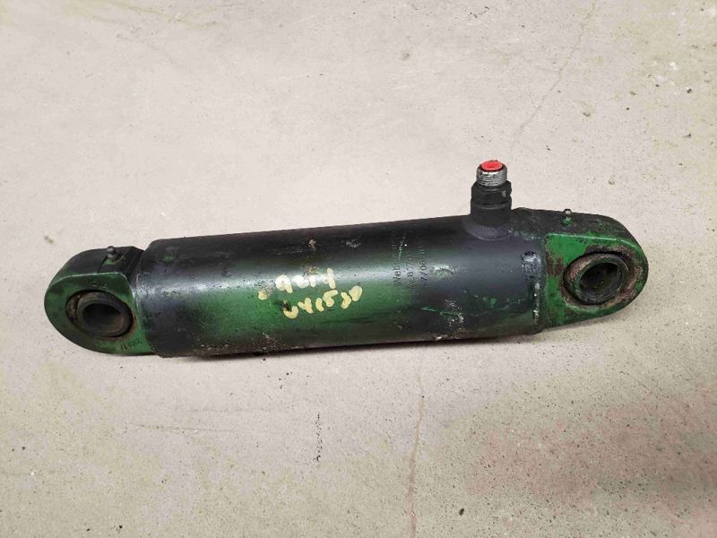 Deere 6415 Lift Cylinder