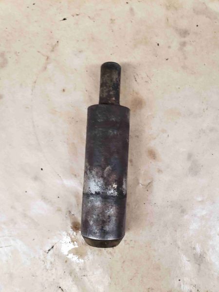 Deere 6415 Pin, Drawbar