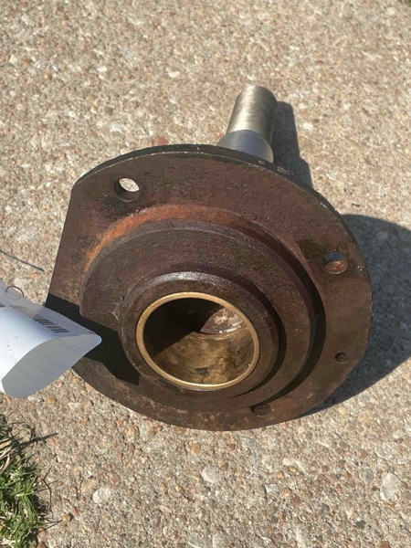 Gleaner L3 Shaft, R.H 10-61/64" Long,