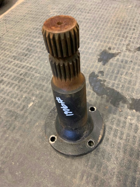 Gleaner R72 Stubshaft, L.H. Hdr. Drive