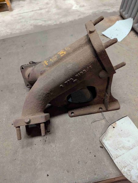 Massey Ferguson 2805 Manifold, Turbocharger Support