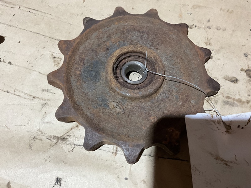 New Holland 846, 847, 850, 851, 852 Sprocket, 13T