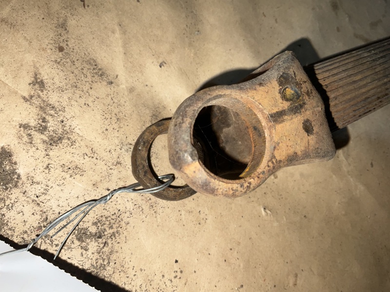 New Holland 910, 912, 1112, 1114, 1116, 1118 Yoke & Spline Shaft Assy.