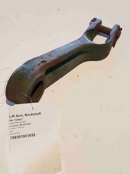 Deere 2020 Lift Arm, Rockshaft