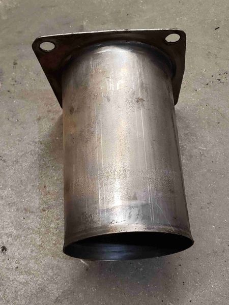 Deere 3020 Filter Housing