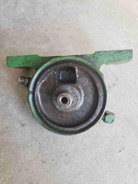 Deere 3020 Housing, Fuel Filter