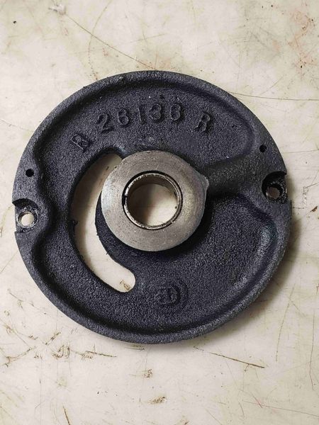 Deere 3020 Cover, Ventilator Pump