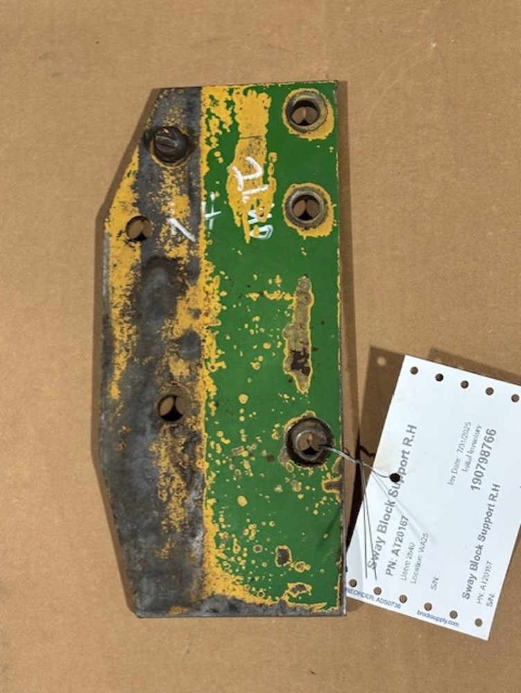 Deere 1120 Sway Block Support R.H