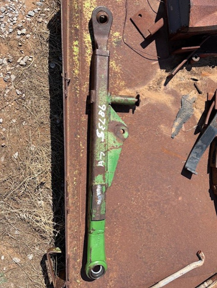Deere 2640 Draft/Pull/tug Arm L.H