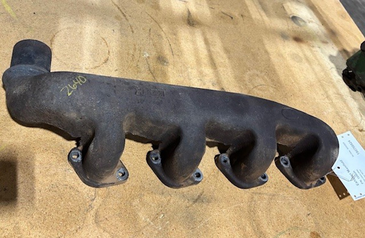 Deere 2280 Exhaust Manifold