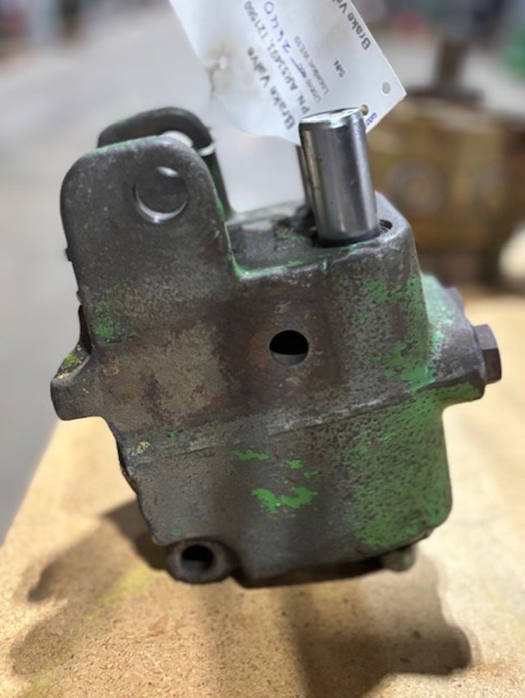 Deere 400 Brake Valve