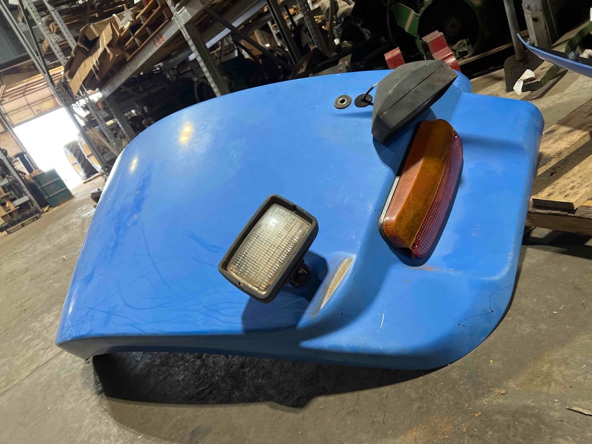 Ford/Nholland TJ430 Fender, L Rear