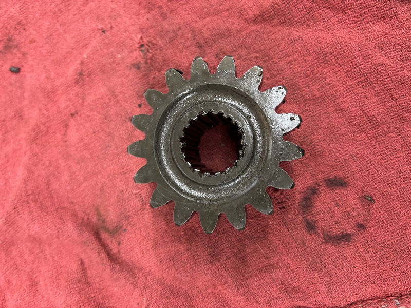 Kubota B6200E Gear 17 Tooth