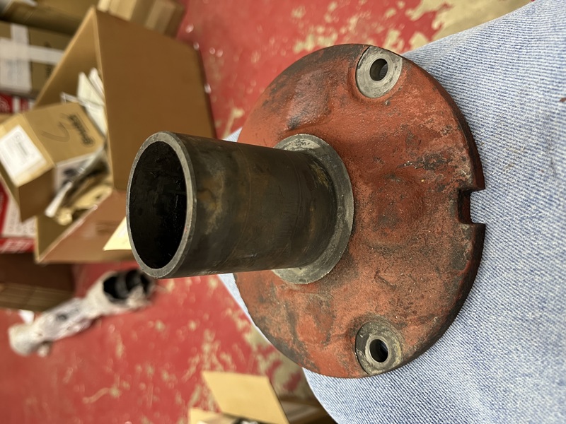 I.H./FARMALL 766D, 706, 886, 966, 1066, 1256, 1086, 1486, 1566 Pto Driveshaft Bearing Cage