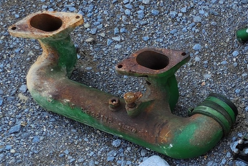 Deere 3020, 3010 Intake Manifold