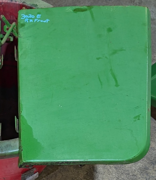 Deere 3020 RH Panel