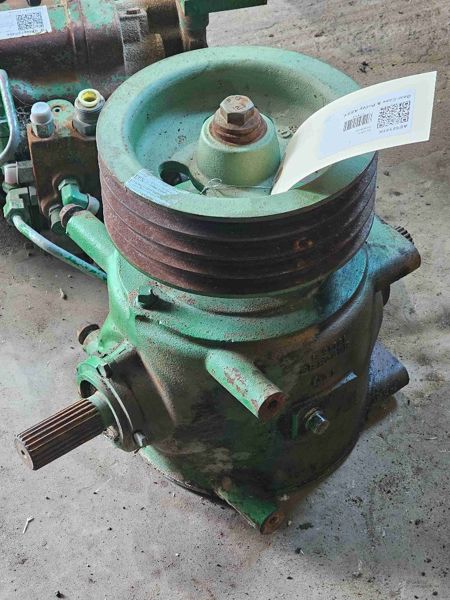 Deere 946, 945 Gear Case & Pulley Assy.