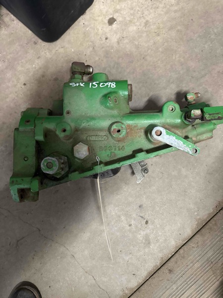 Deere 4640, 4840, 8440, 8640 Rockshaft Control Housing