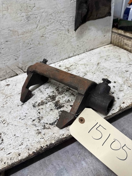 Massey Ferguson 2705 Saddle