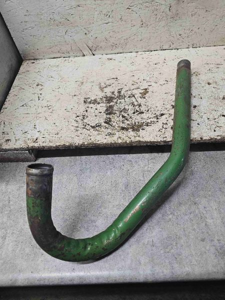 Deere 8630, 8430, 8440, 8640 Oil Tube