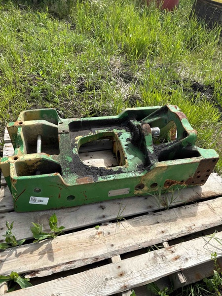 Deere 3155, 2955, 3055, 3255 Front Axle Support