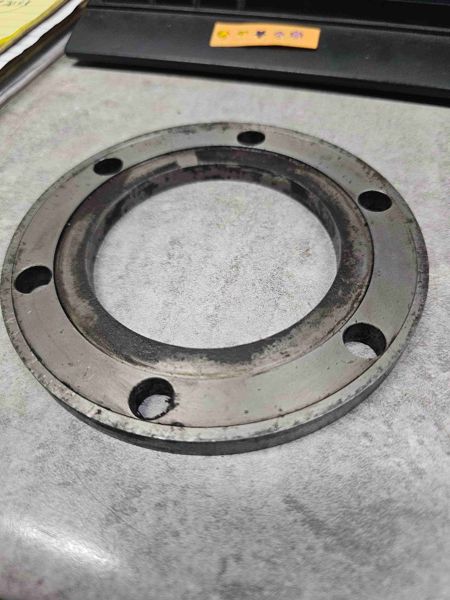 Deere 8430, 8630, 8440, 8640, 8450, 8650, 8850 Outer Half Retainer